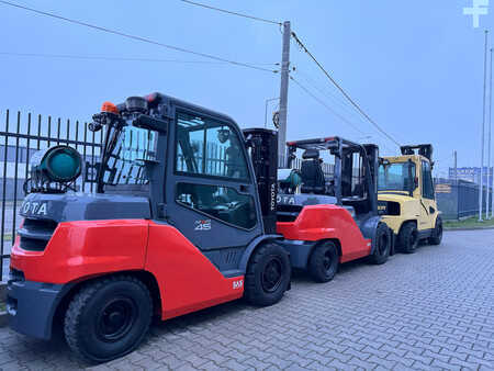 Hyster H 5.5XM Diesel / Full cabin / Only 6089 hours / Forks Positioner | 15